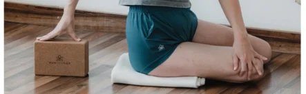 Prvič na Iyengar jogi? Vse, kar morate vedeti pred prvo uro